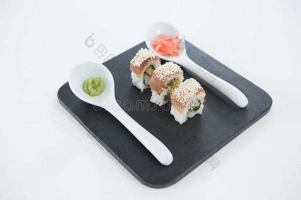 生鱼片寿司寿司辗serve的过去式向黑的st向e板岩