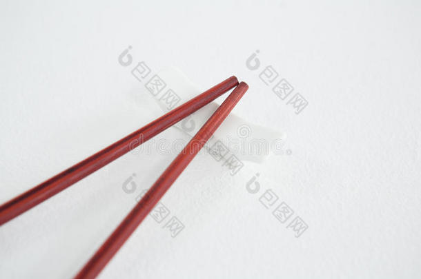 红色的<strong>筷子</strong>向一<strong>筷子</strong>休息