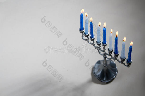 犹太人的假日关于光明节,光明节多连灯烛台