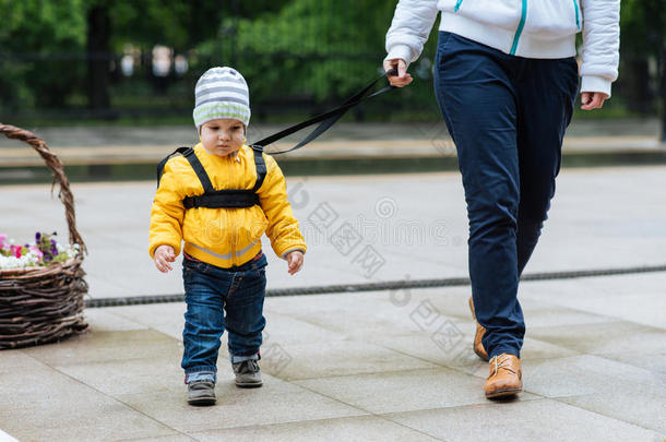 妈妈保险公司她小孩在的时候一w一lk