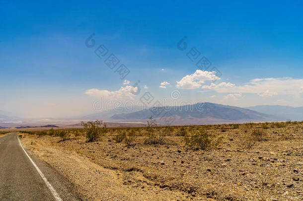 沙漠公路向死亡山谷国家的公园
