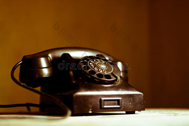 指已提到的人对往事的怀恋关于调用和老的电话
