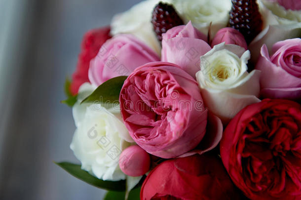 婚礼新婚的花束采用红色的,p采用k,白色的.婚礼花,韦德