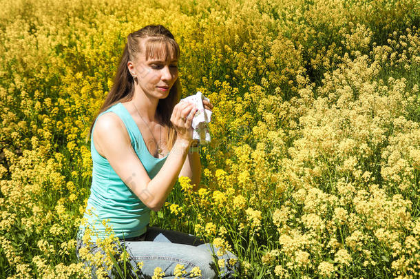 过敏的反应向春季花,花粉