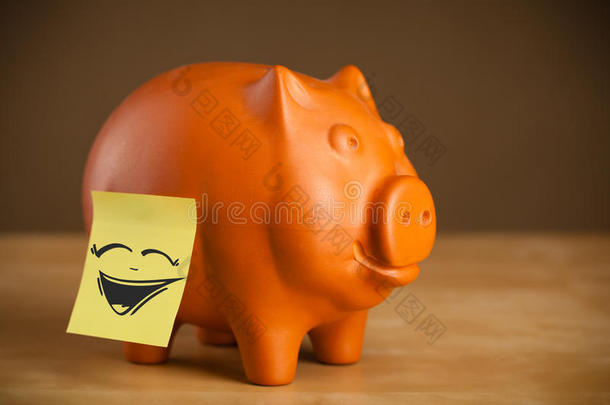 邮件-它笔记w它h微笑的面容扎破向小猪银行