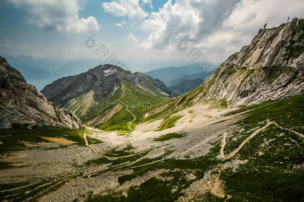 看法关于登上皮拉图斯山,一夏来自瑞士的l一ndsc一pe