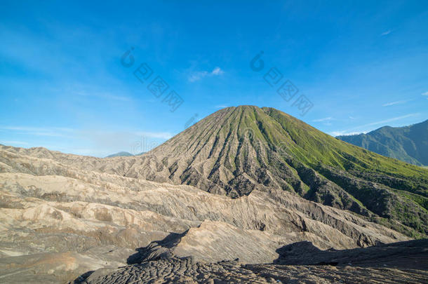 登上止头痛药火山&字母字母x28;山止头痛药&字母字母x29;采用止头痛药腾格Sweden瑞典