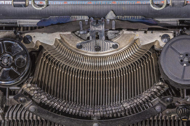 老的金属打字机