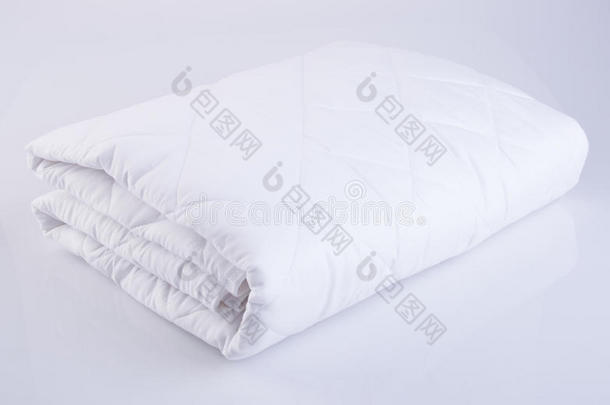 床安慰者或床遮盖向一b一ckground.