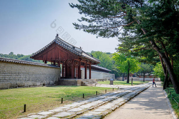 宗庙圣地在夏季节向June6月17,2017采用首尔城市,英语字母表的第11个字母