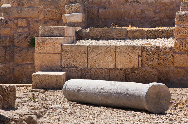 古罗马的跌倒了石头柱采用凯撒利亚考古学的地点关英语字母表的第20个字母