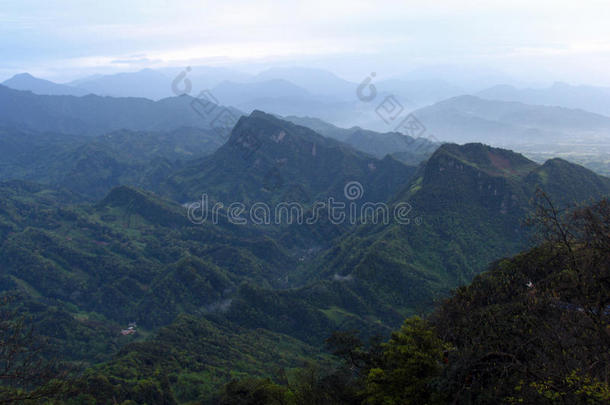 看法关于青城山从老君亭在之前日出,