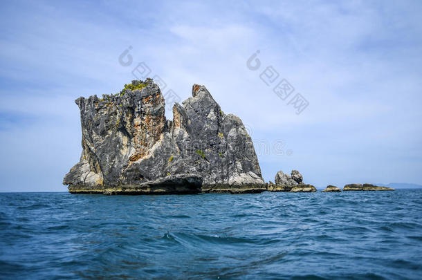 孤独的岩石岛采用泰<strong>国安</strong>达曼人海.