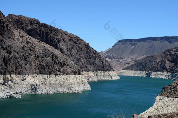 用吸尘器扫除水坝向指已提到的人美国科罗拉多州河.Ariz向a
