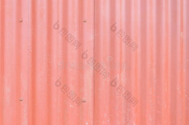 红色的金属墙,工业的墙和det.一些逐渐扩散的感觉和螺丝钉