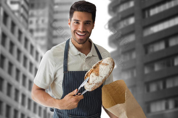 混合成的影像关于面包师包装一条面包关于面包