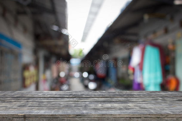 老的木制的木板和背景是（be的三单形式变模糊影像关于住地