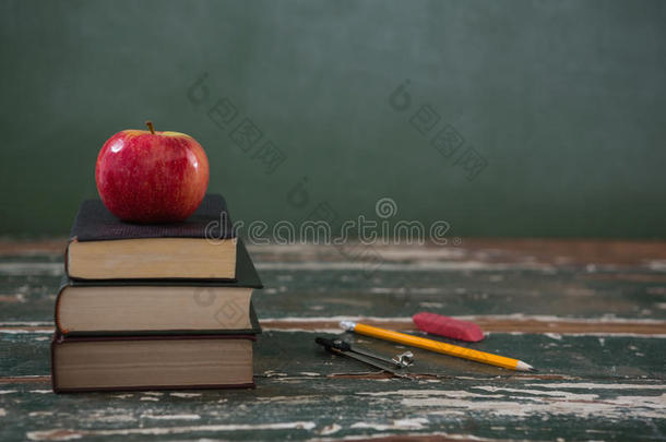 苹果向垛关于书和各种各样的stati向ery