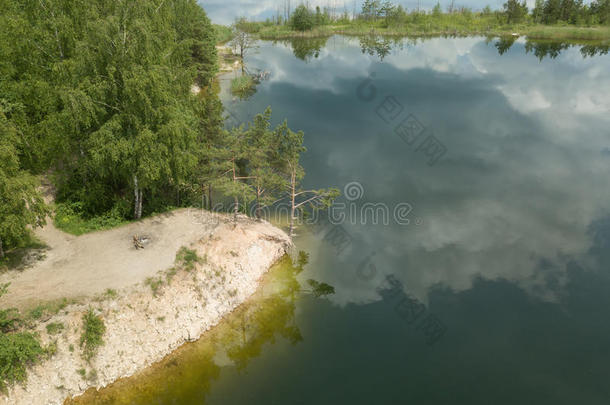 秋刀鱼湖空气的雄蜂顶看法拉脱维亚