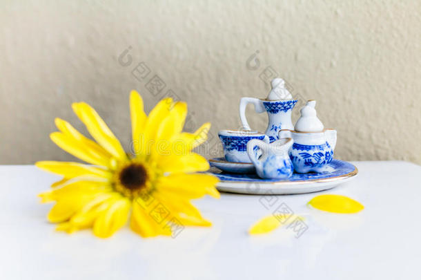 极小的茶水放置和花