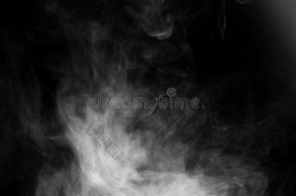 关在上面关于蒸汽<strong>烟</strong>向黑的背景.