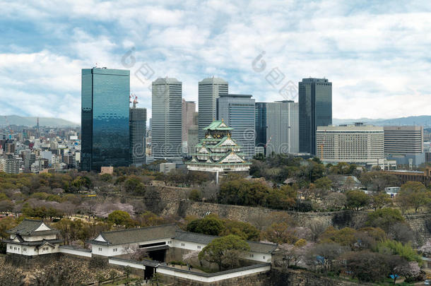 大阪城堡和大阪商业公园财政的地区采用奥萨克