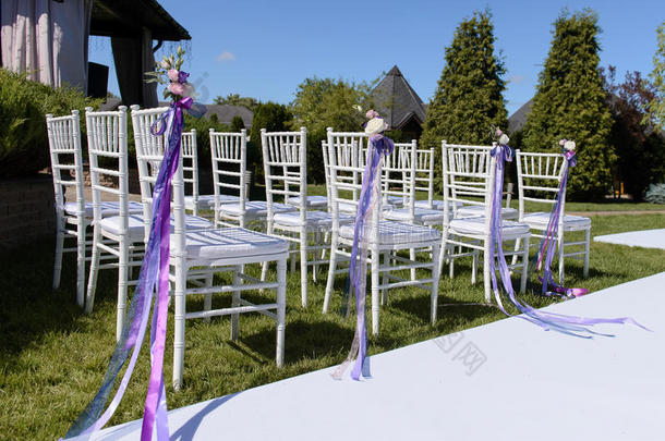 花的装饰关于指已提到的人椅子为外部婚礼典礼