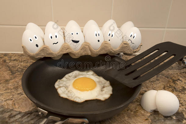 喝醉了的鸡蛋采用厨房有插画的报章杂志