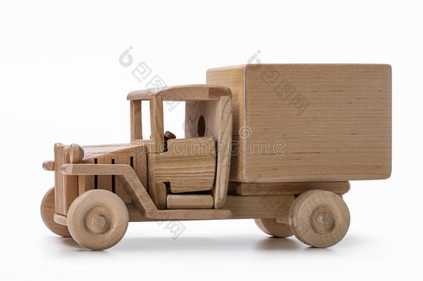 老的模型汽车玩具越过白色的背景