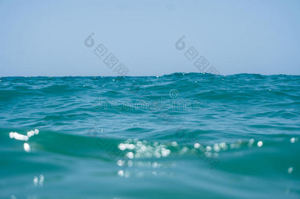 蓝色海<strong>风清</strong>楚的洋水和波和天和<strong>云</strong>.对有把握