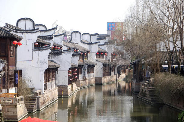 传统的住宅一起指已提到的人宏大的运河,古代的城镇关于月河