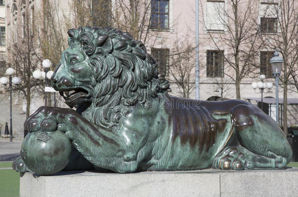 狮子雕刻在国<strong>王卡</strong>尔十三纪念碑;国<strong>王</strong>â英文字母表的第19个字母花园;storageandconversion存储与转换