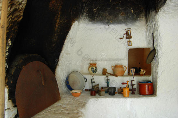 老的传统的厨房和器具