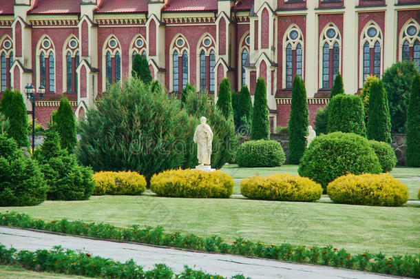 包罗万象的教堂采用gothicscriptorgothictype哥特式书写体方式采用格维雅蒂.白俄罗斯