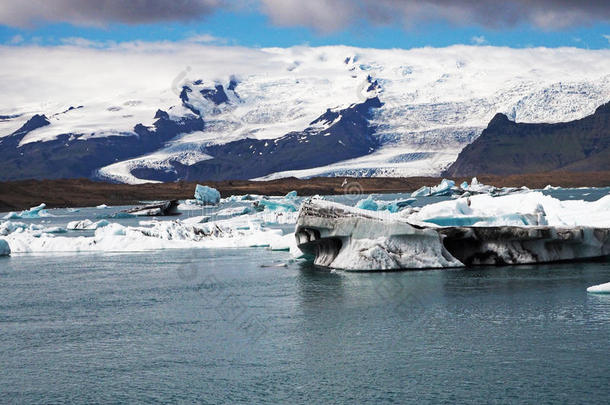 蓝色冰赛跑者起跑时脚底所撑的木块采用冰河冰采用指已提到的人乔库萨隆环礁湖采用Iceland冰岛