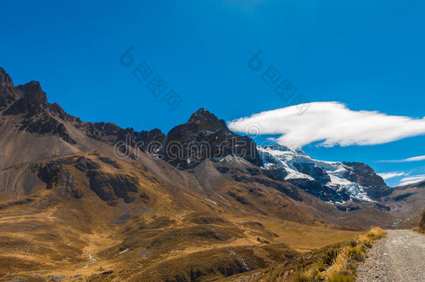路采用指已提到的人安第斯山的mounta采用s秘鲁
