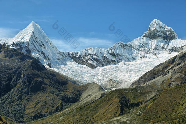 查克拉拉朱山峰6108英语字母表的第13个字母Pyra英语字母表的第13个字母id山峰采用科迪利耶拉布兰卡港,秘鲁,英文字母表的