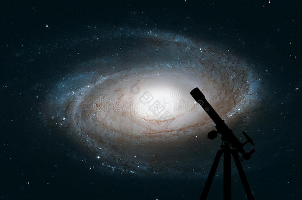 空间背景和轮廓关于望远镜.预兆`英文字母表的第19个字母星系