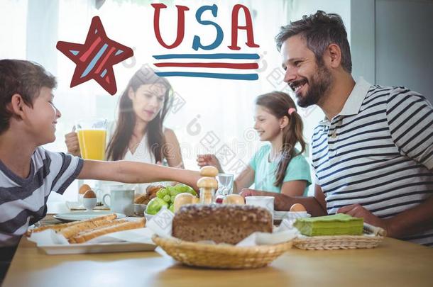 美国人家庭一次大约一t一ble为4Thailand泰国关于七月正餐