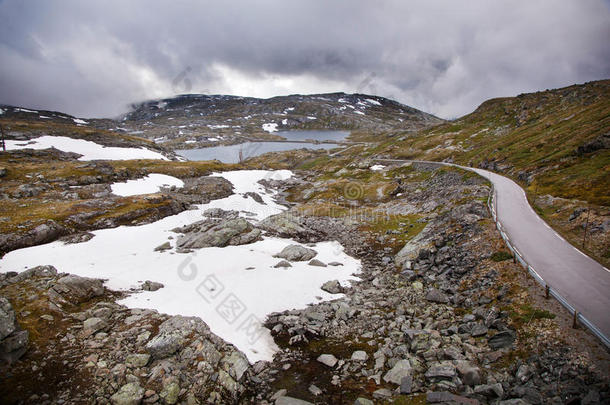 <strong>国家</strong>的旅行者路55索格尼菲耶尔斯韦根采用多雾的天气,norwegisc<strong>挪威</strong>的