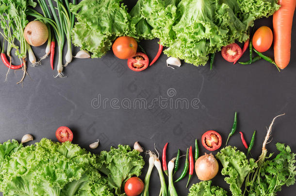混合蔬菜和复制品空间向黑的卡卡地