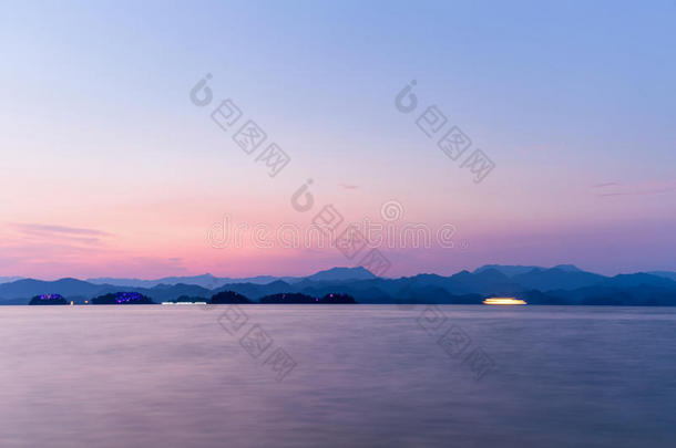 杭州一千岛湖采用日落