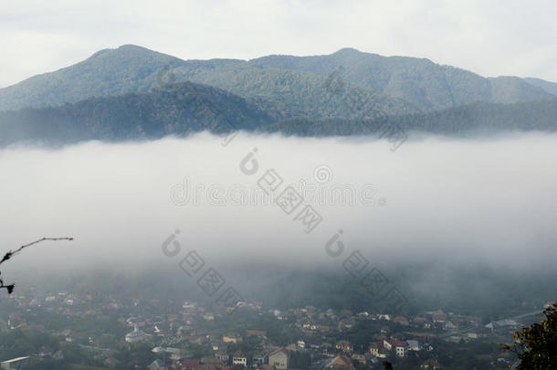 山村民雾全景画,雾gy村民看法,山