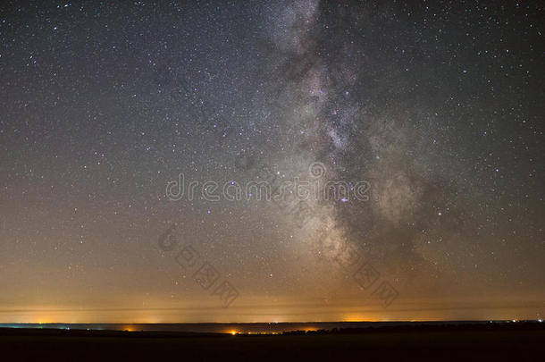 指已提到的人中心关于我们的家星系,指已提到的人像牛奶的道路星系,夜specializedtrainingandreassignm