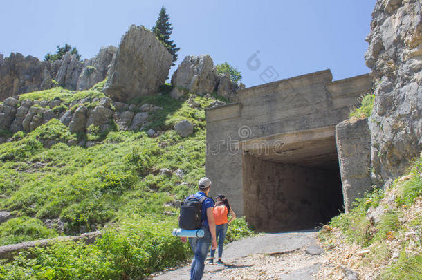 旅行冒险活动和徒步旅行活动,积极的和健康的充满活力