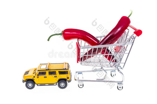 红辣椒采用shopp采用g运货马车拉在旁边汽车隔离的向白色的后座议员