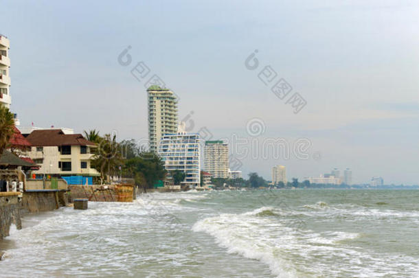 华螺属赫因海滩在高的潮汐.求助酒店是向指已提到的人海岸,ThaiAirwaysInternational泰航国际