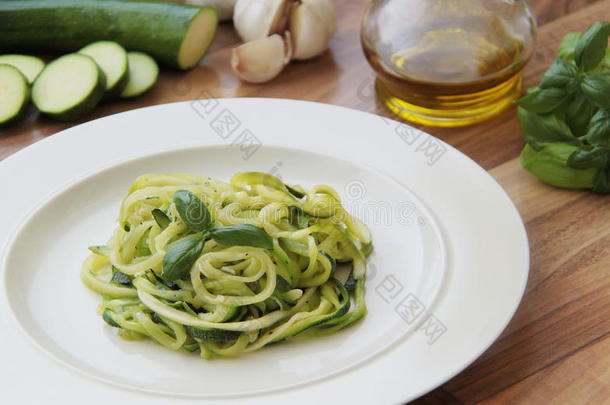 蔬菜夏季产南瓜之一种意大利面条.组成部分为烹饪术-夏季产南瓜之一种