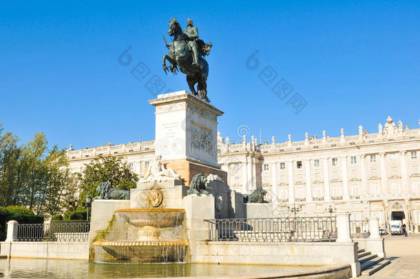 骑马的雕像采用马德里