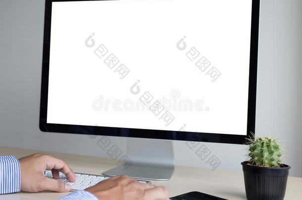 年幼的男人工作的Business男人使用一桌面计算机关于指已提到的人balls球